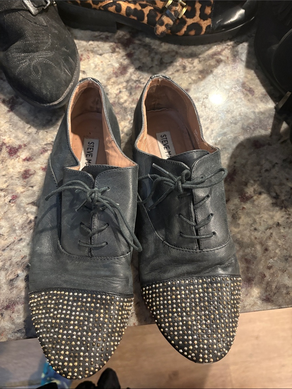 Steve Madden Black Leather Studded Cap-Toe Lace-Up Flats